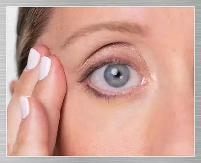 Smooth the Eyelid Eye Massage Technique