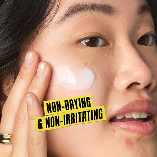 Lotion clarifiante experte pour le traitement et la prevention de l'acne