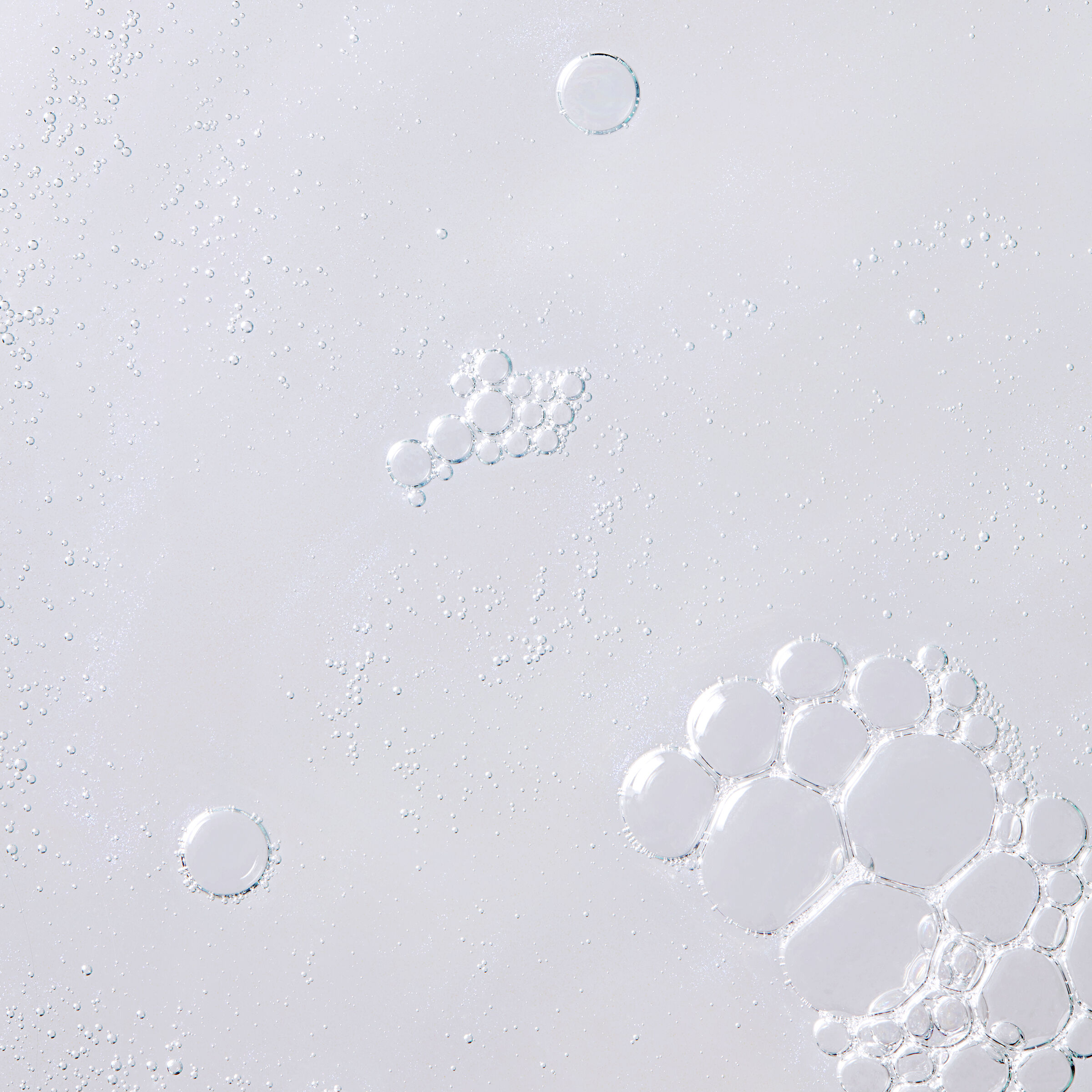 Clearly Corrective™ Eau de soin eclaircissante et apaisante